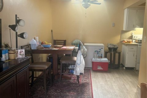 House in Lauderhill, Florida 2 bedrooms, 80.64 sq.m. № 1933012 - photo 8