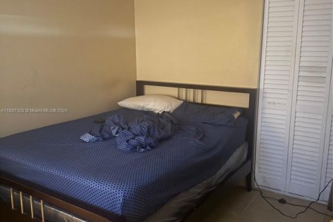 House in Lauderhill, Florida 2 bedrooms, 80.64 sq.m. № 1933012 - photo 10