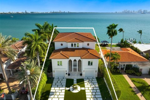 Villa ou maison à vendre à North Bay Village, Floride: 6 chambres, 633.22 m2 № 1961292 - photo 1