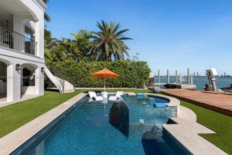 Villa ou maison à vendre à North Bay Village, Floride: 6 chambres, 633.22 m2 № 1961292 - photo 17