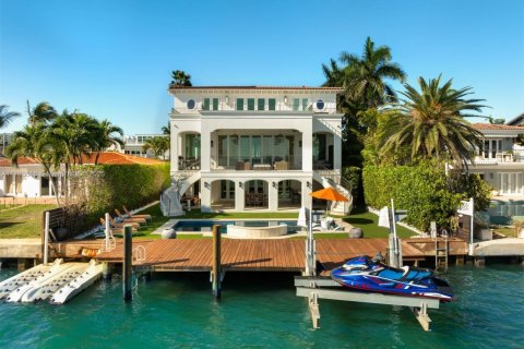 Villa ou maison à vendre à North Bay Village, Floride: 6 chambres, 633.22 m2 № 1961292 - photo 5