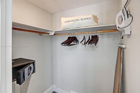 Condominio en venta en Miami Beach, Florida, 2 dormitorios, 138.98 m2 № 2154763 - foto 26