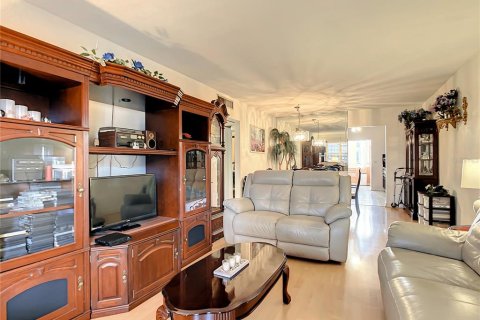 Condominio en venta en Saint Petersburg, Florida, 2 dormitorios, 105.35 m2 № 1718233 - foto 5