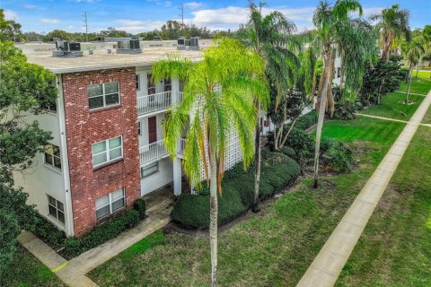 Condominio en venta en Saint Petersburg, Florida, 2 dormitorios, 105.35 m2 № 1718233 - foto 3