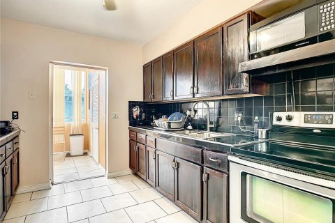 Condominio en venta en Saint Petersburg, Florida, 2 dormitorios, 105.35 m2 № 1718233 - foto 12