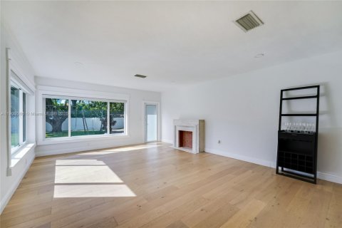 Casa en venta en Miami Shores, Florida, 3 dormitorios, 125.14 m2 № 1955670 - foto 9