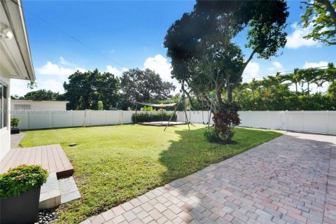 Купить виллу или дом в Майами-Шорс, Флорида 3 спальни, 125.14м2, № 1955670 - фото 16
