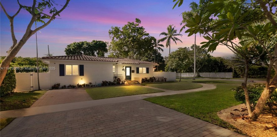 Casa en Miami Shores, Florida 3 dormitorios, 125.14 m2 № 1955670