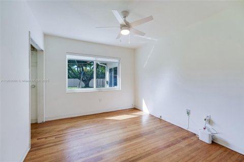 Casa en venta en Miami Shores, Florida, 3 dormitorios, 125.14 m2 № 1955670 - foto 15