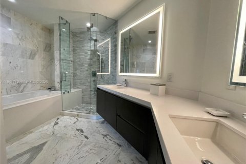 Copropriété à vendre à Miami, Floride: 2 chambres, 108.97 m2 № 2178928 - photo 13