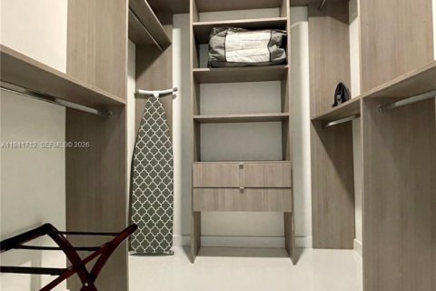 Copropriété à vendre à Miami, Floride: 2 chambres, 108.97 m2 № 2178928 - photo 12