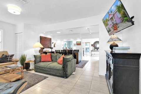 Villa ou maison à louer à Delray Beach, Floride: 3 chambres, 186.92 m2 № 2190968 - photo 5