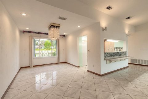 House in Edgewater, Florida 3 bedrooms, 208.47 sq.m. № 1810964 - photo 23