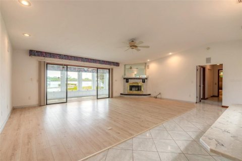 House in Edgewater, Florida 3 bedrooms, 208.47 sq.m. № 1810964 - photo 18