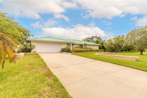 House in Edgewater, Florida 3 bedrooms, 208.47 sq.m. № 1810964 - photo 16