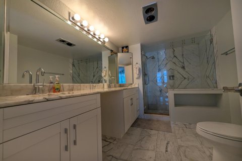 Condo in Pompano Beach, Florida, 2 bedrooms  № 2083949 - photo 16