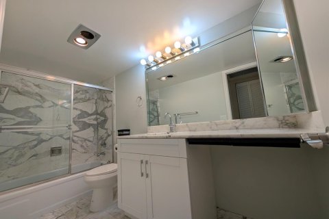 Condo in Pompano Beach, Florida, 2 bedrooms  № 2083949 - photo 22