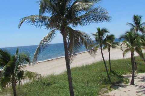Condo in Pompano Beach, Florida, 2 bedrooms  № 2083949 - photo 9