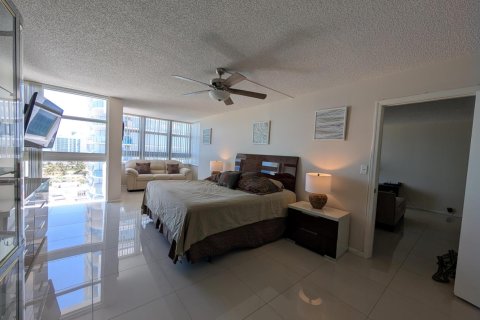 Condo in Pompano Beach, Florida, 2 bedrooms  № 2083949 - photo 14