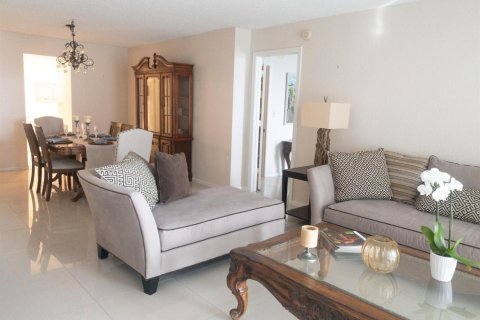 Condo in Pompano Beach, Florida, 2 bedrooms  № 2083949 - photo 7
