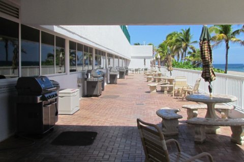 Condo in Pompano Beach, Florida, 2 bedrooms  № 2083949 - photo 26
