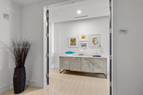 Купить кондоминиум в Авентура, Флорида 3 спальни, 211.35м2, № 2037972 - фото 8