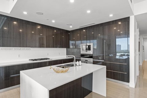 Купить кондоминиум в Авентура, Флорида 3 спальни, 211.35м2, № 2037972 - фото 3