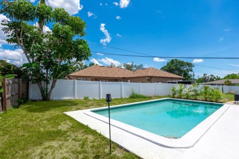 House in Bradenton, Florida 3 bedrooms, 118.54 sq.m. № 1810614 - photo 3