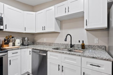 House in Bradenton, Florida 3 bedrooms, 118.54 sq.m. № 1810614 - photo 11