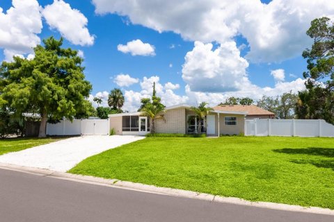 House in Bradenton, Florida 3 bedrooms, 118.54 sq.m. № 1810614 - photo 1
