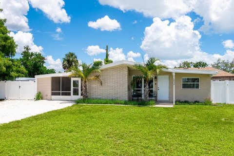 House in Bradenton, Florida 3 bedrooms, 118.54 sq.m. № 1810614 - photo 2