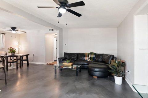 House in Bradenton, Florida 3 bedrooms, 118.54 sq.m. № 1810614 - photo 17