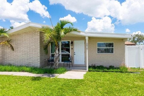 House in Bradenton, Florida 3 bedrooms, 118.54 sq.m. № 1810614 - photo 5