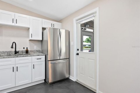 House in Bradenton, Florida 3 bedrooms, 118.54 sq.m. № 1810614 - photo 9