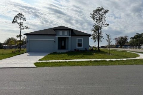 House in Lake Hamilton, Florida 3 bedrooms, 147.53 sq.m. № 1719709 - photo 1