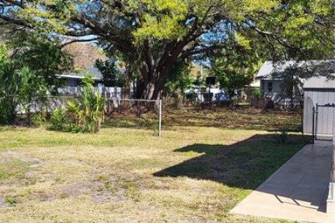 Land in Saint Petersburg, Florida № 722857 - photo 4