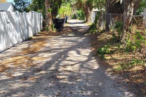 Land in Saint Petersburg, Florida № 722857 - photo 5