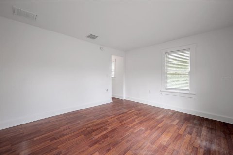House in Tampa, Florida 3 bedrooms, 124.3 sq.m. № 2259396 - photo 28