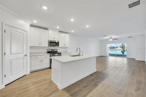 Townhouse in Wimauma, Florida 2 bedrooms, 130.62 sq.m. № 1516374 - photo 4