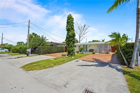 Villa ou maison à vendre à Miami, Floride: 3 chambres, 163.14 m2 № 1981720 - photo 3