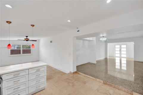 Villa ou maison à vendre à Miami, Floride: 3 chambres, 163.14 m2 № 1981720 - photo 15