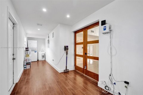 Villa ou maison à vendre à Miami, Floride: 3 chambres, 163.14 m2 № 1981720 - photo 21