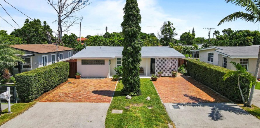 Villa ou maison à Miami, Floride 3 chambres, 163.14 m2 № 1981720