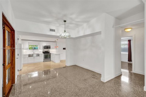 Villa ou maison à vendre à Miami, Floride: 3 chambres, 163.14 m2 № 1981720 - photo 12