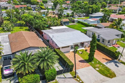 Villa ou maison à vendre à Miami, Floride: 3 chambres, 163.14 m2 № 1981720 - photo 5