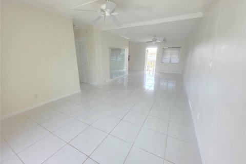 Condominio en venta en Lighthouse Point, Florida, 1 dormitorio, 52.03 m2 № 2183653 - foto 11