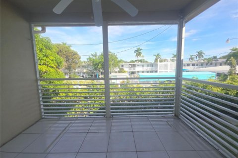 Condominio en venta en Lighthouse Point, Florida, 1 dormitorio, 52.03 m2 № 2183653 - foto 2