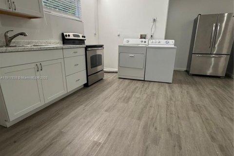 Appartement à louer à Homestead, Floride: 1 chambre, 386.01 m2 № 1974286 - photo 8