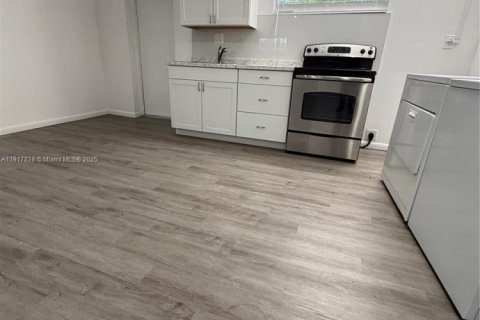 Appartement à louer à Homestead, Floride: 1 chambre, 386.01 m2 № 1974286 - photo 7