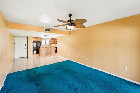 Copropriété à vendre à Saint Petersburg, Floride: 3 chambres, 109.62 m2 № 2103116 - photo 9
